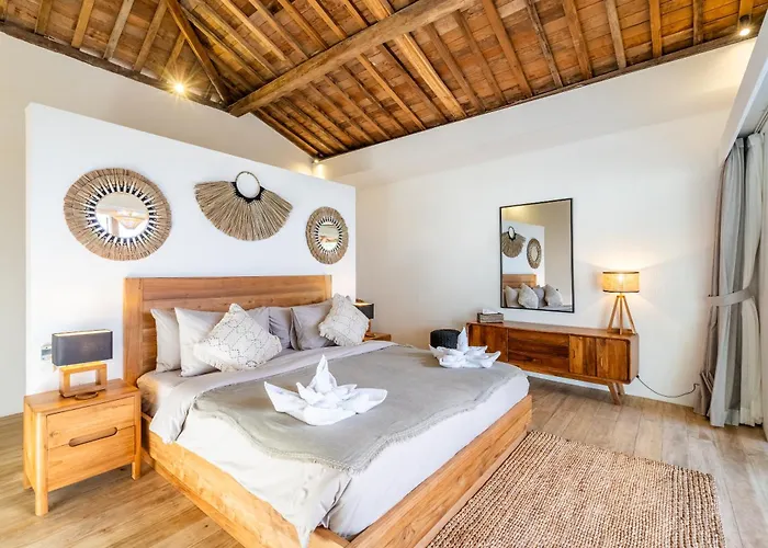 Mirabella - Tropical Paradise - 4bdrs In Bingin Villa Uluwatu (Bali)